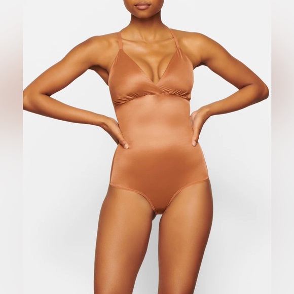 SKIMS Other - SKIMS bodysuit with snaps